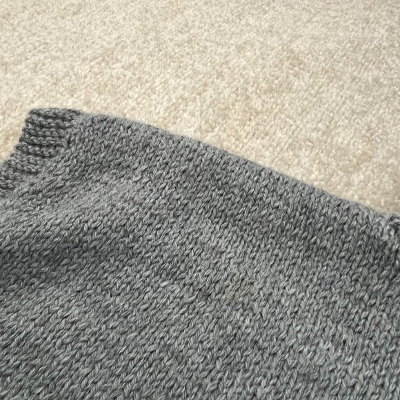 Handmade Gray Chunky Knit Turtleneck Sleeveless Sweater - Picture 8 of 8